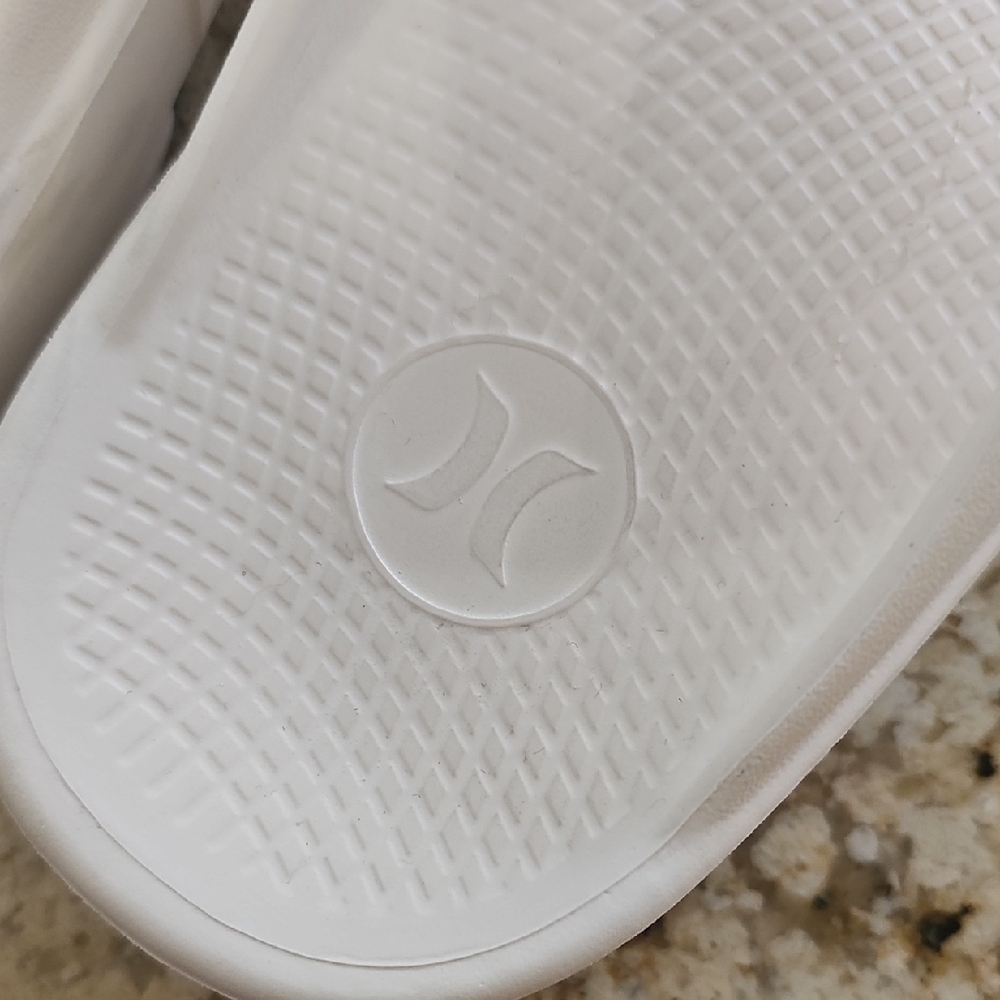 Hurley White Flip Flop Sandals - Picture 2 of 4